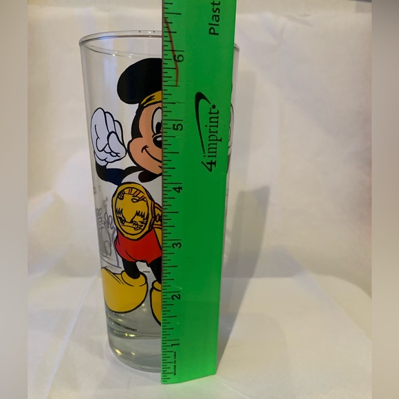 Vintage Mickey Mouse Olympic Winner Wrestler Walt Disney Company Glass - Picture 8 of 9